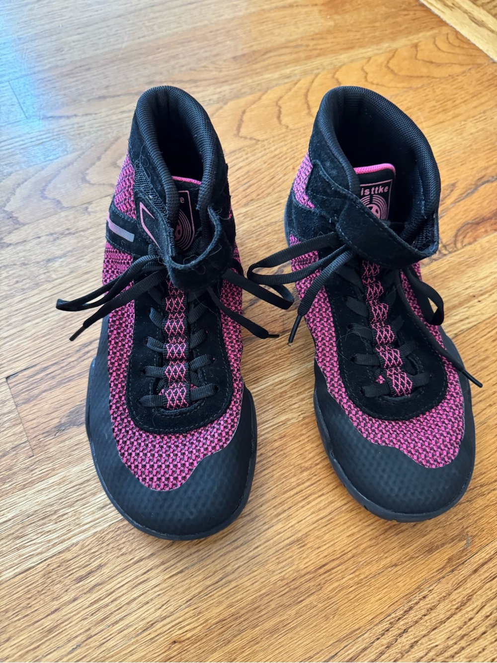 Women’s High-Top Athletic Sneakers in Pink and Black